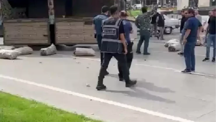 Kütahya’da Patates Üreticisi Kamyonuyla Malını Satamayınca Eylem Yaptı